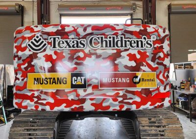 Fleet_ExcavatorWrap_Mustang